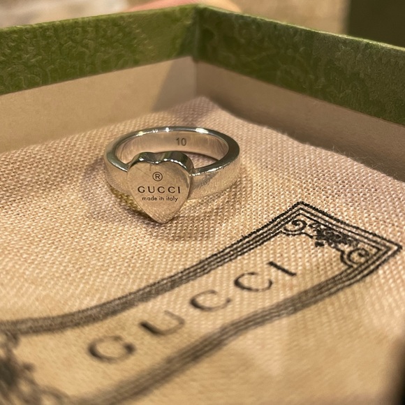 Gucci Trademark ring with heart pendant US 5.25